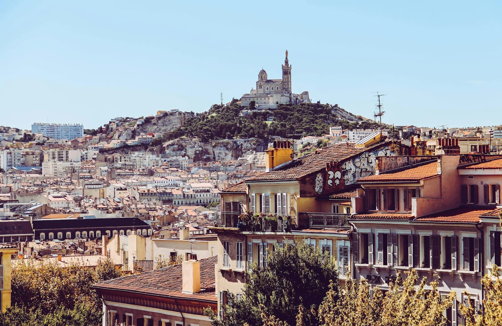 Les toits de Marseille et le Vieux-Port